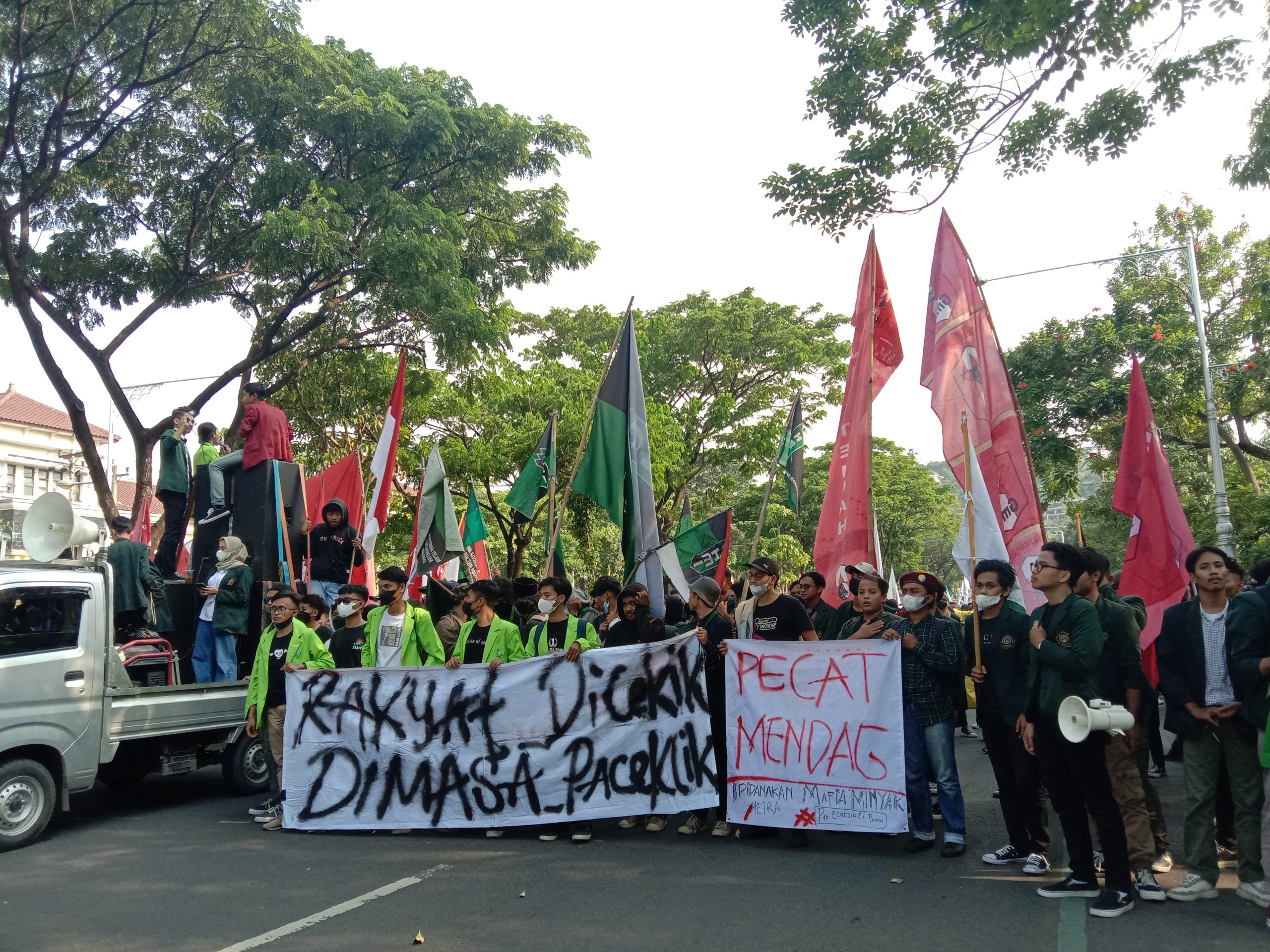 Demo Aliansi Rakyat Jawa Tengah Menggugat