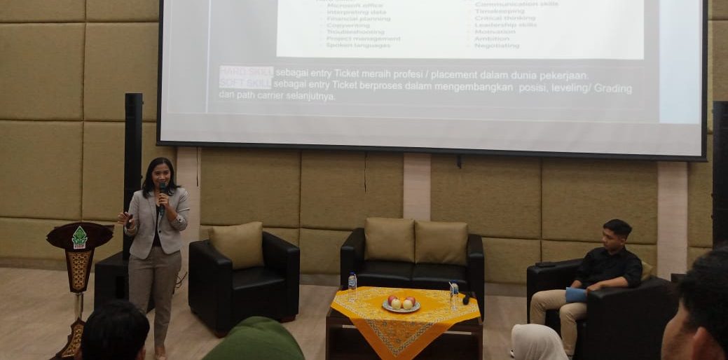 Rita Nur Haryanti, HMJ Ilmu Politik, UIN Walisongo