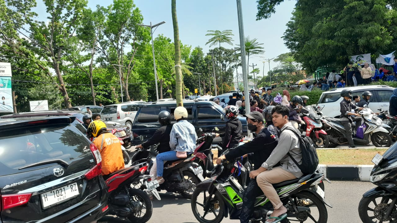 Macet, Wisuda UIN Walisongo