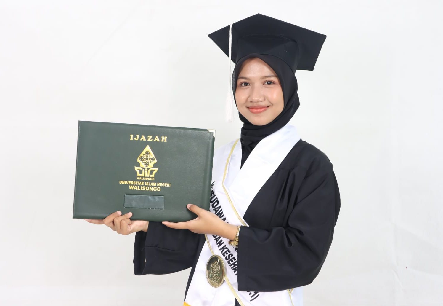 Laila Nur Arfiyani, Lulusan Terbaik FPK, UIN Walisongo