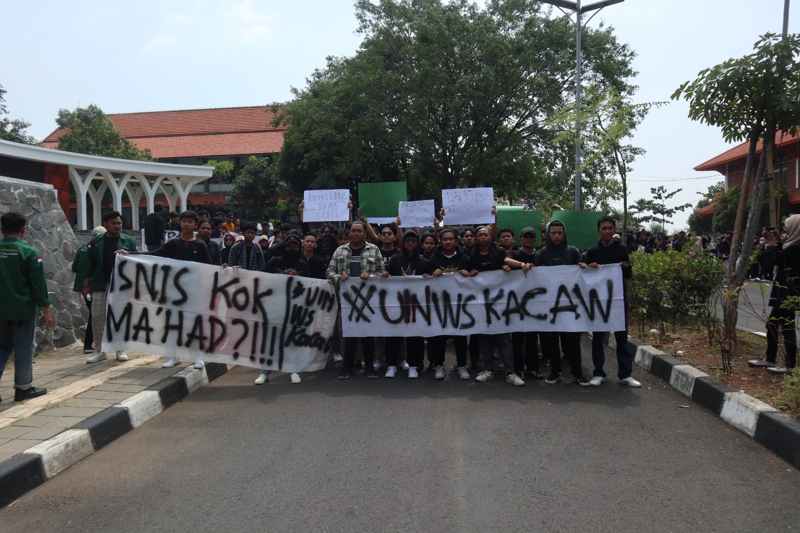 Mahasiswa UIN Walisongo, Wajib Ma'had, UIN Walisongo, Aksi Pembatalan Wajib Ma'had 