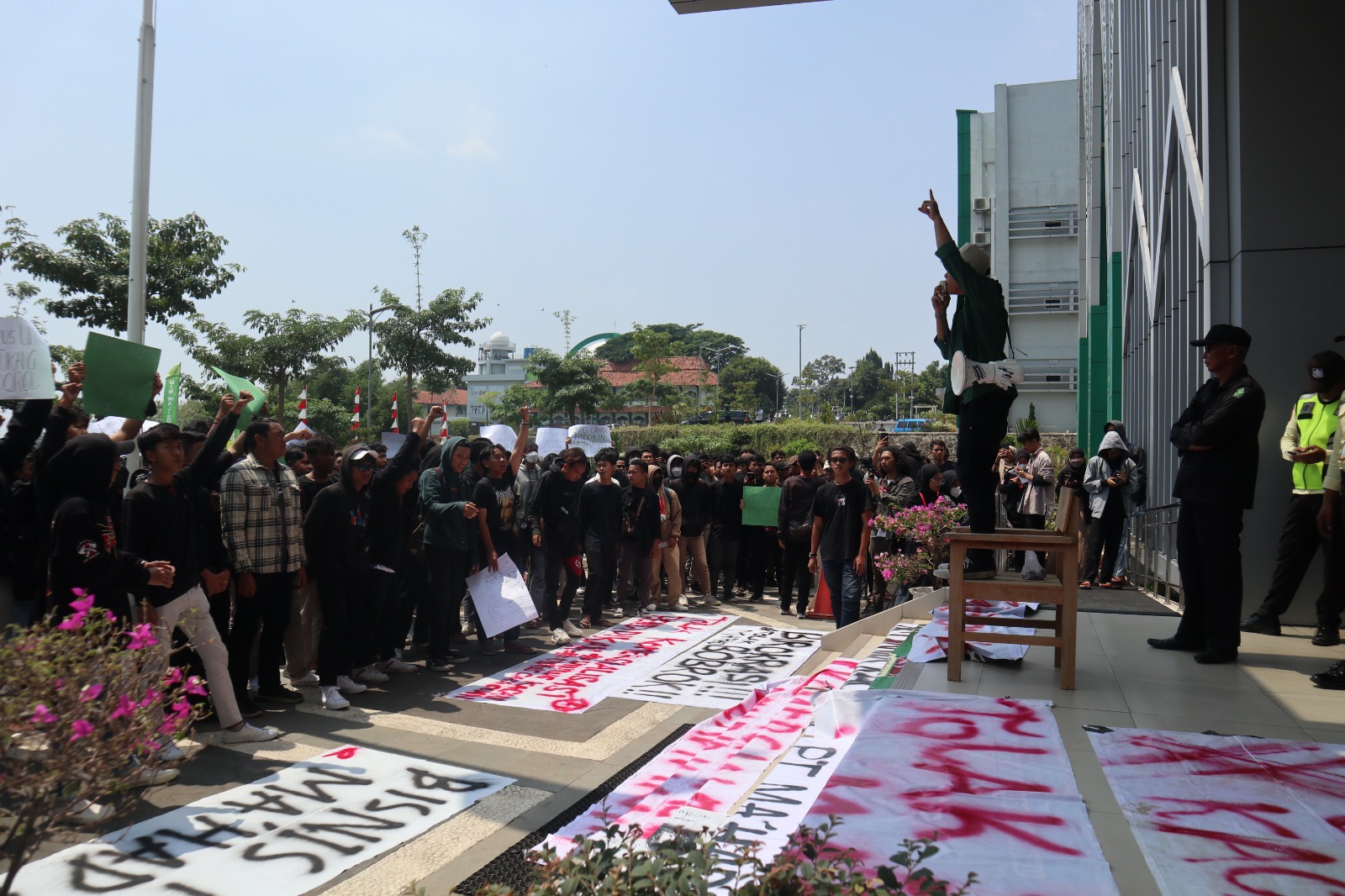 Kosongkan Ma'had Geruduk Rektorat, UIN Walisongo