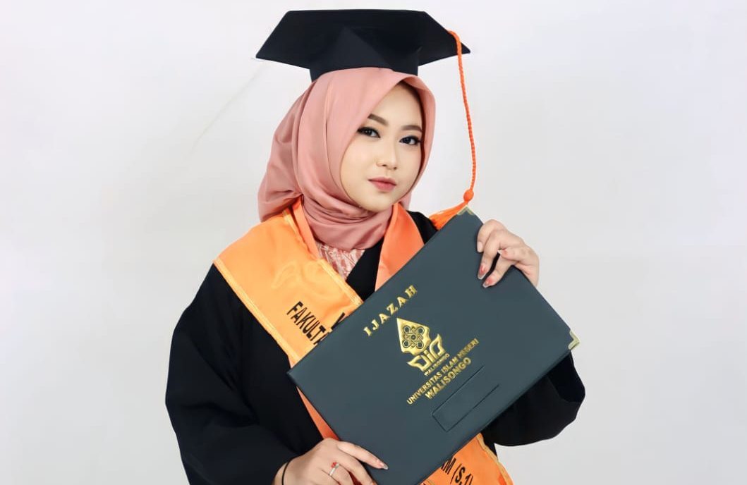 Syifa Fedira Az Zahra, Wisudawan Terbaik FEBI, UIN Walisongo