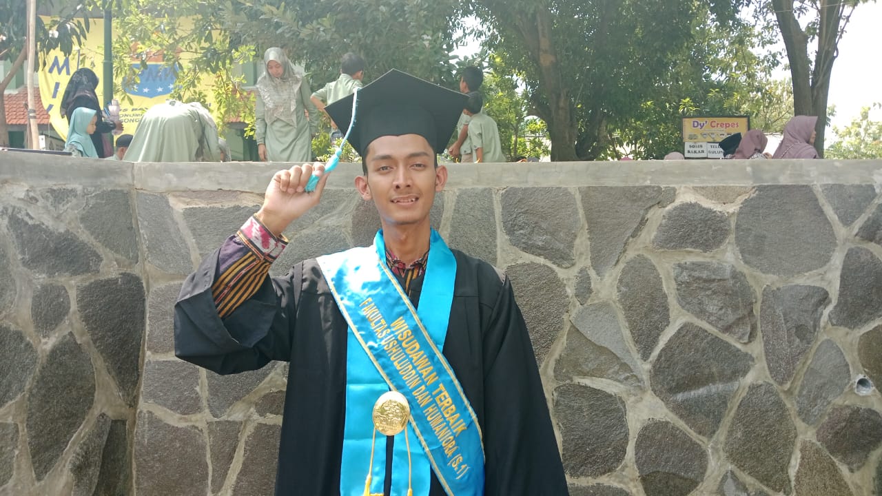 Jamalul Lail, Wisudawan Terbaik FUHum, UIN Walisongo