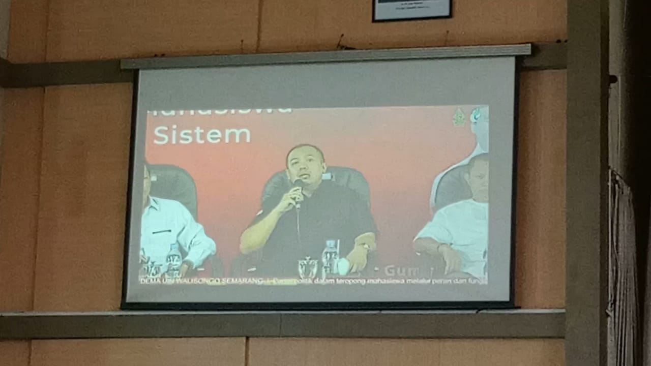 Gilang Dhielafararez, Partai Politik, UIN Walisongo