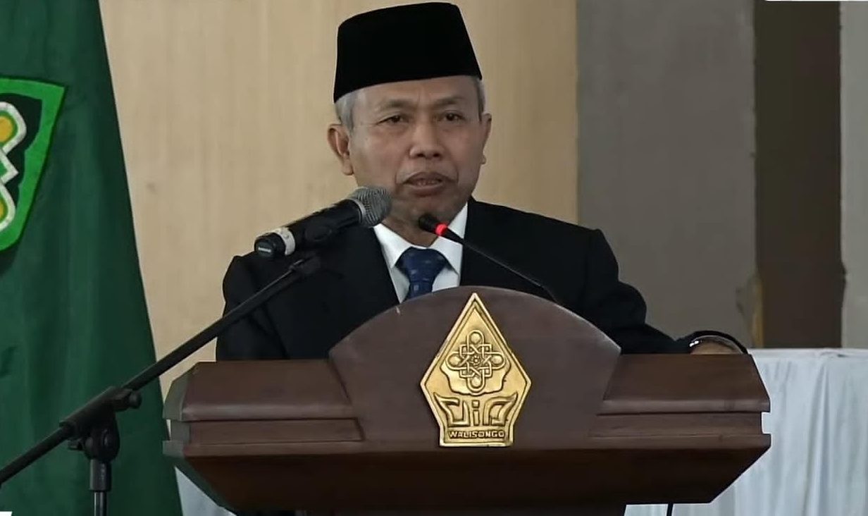 Nizar Ali, Guru Profesional, UIN Walisongo