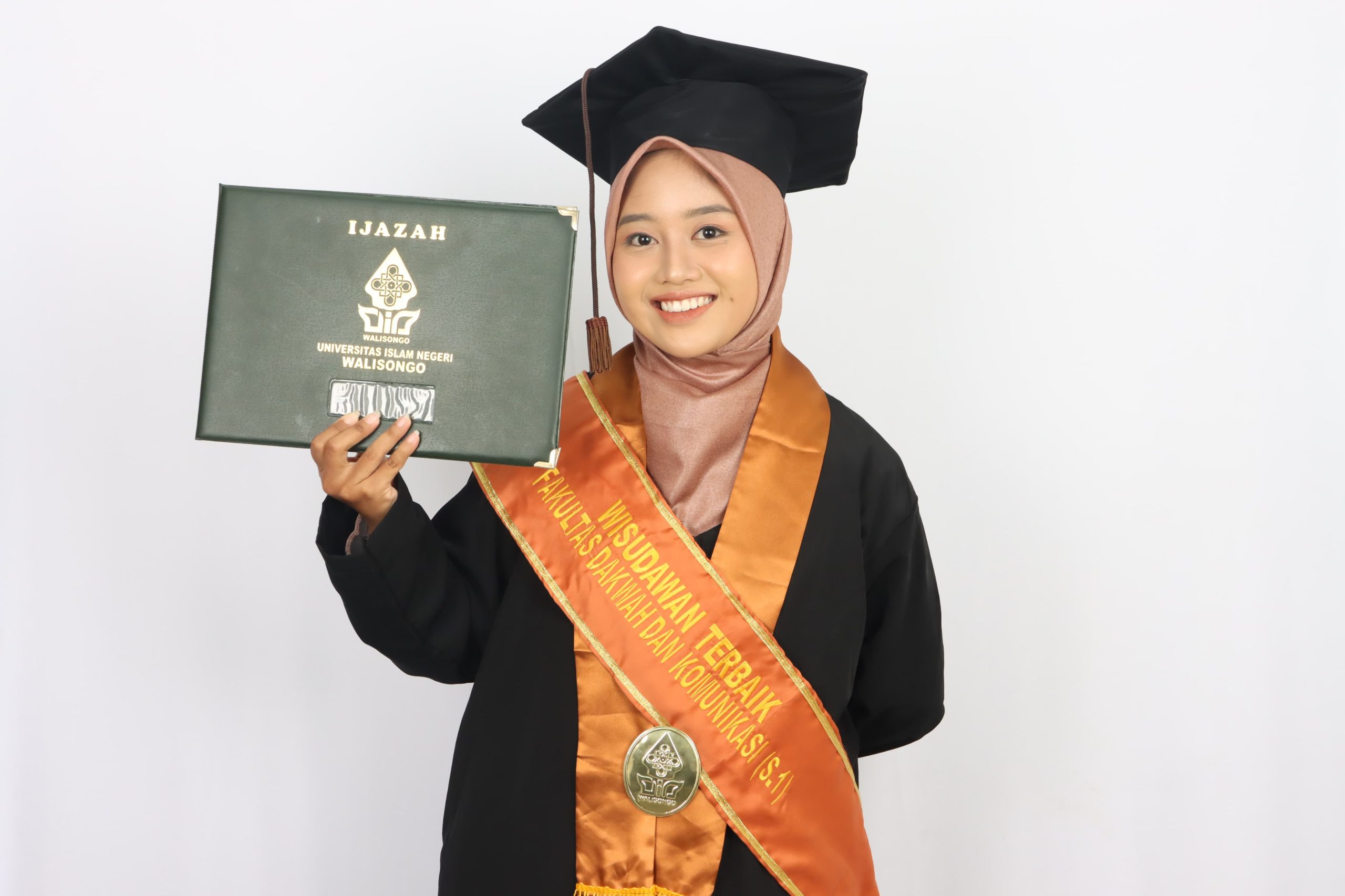 Rosa Maulida, Wisudawan Terbaik FDK, FDK UIN Walisongo, UIN Walisongo