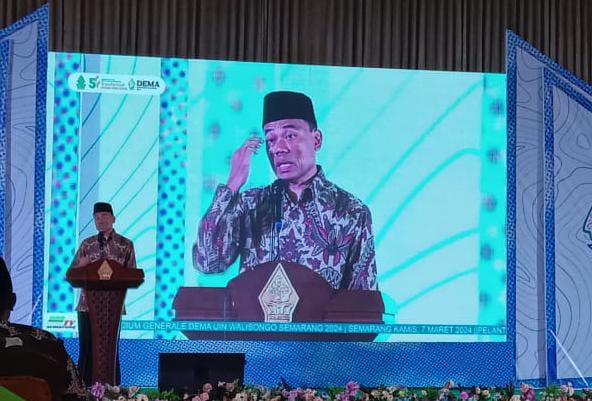 WR 3 UIN Walisongo, Aktivis Mahasiswa, Mahasiswa UIN Walisongo, Lulus di Bawah Semester 8, UIN Walisongo