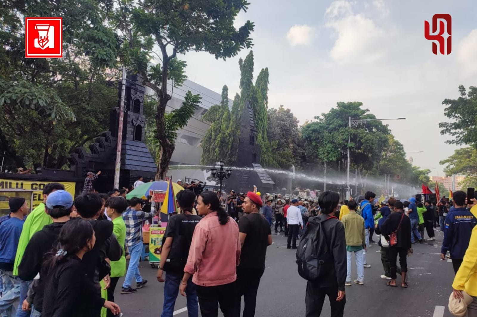 Water canon, Aksi May Day, Demo Semarang, Demo ricuh, Korban represif polisi