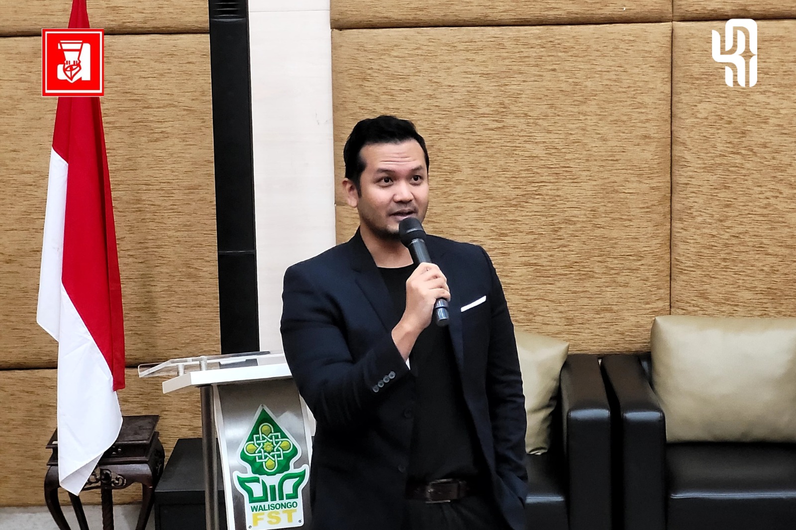 Jurnalis, Jurnalistik, Tanggung jawab jurnalis, Tpis News Anchor, Tips jurnalistik, UIN Walisongo
