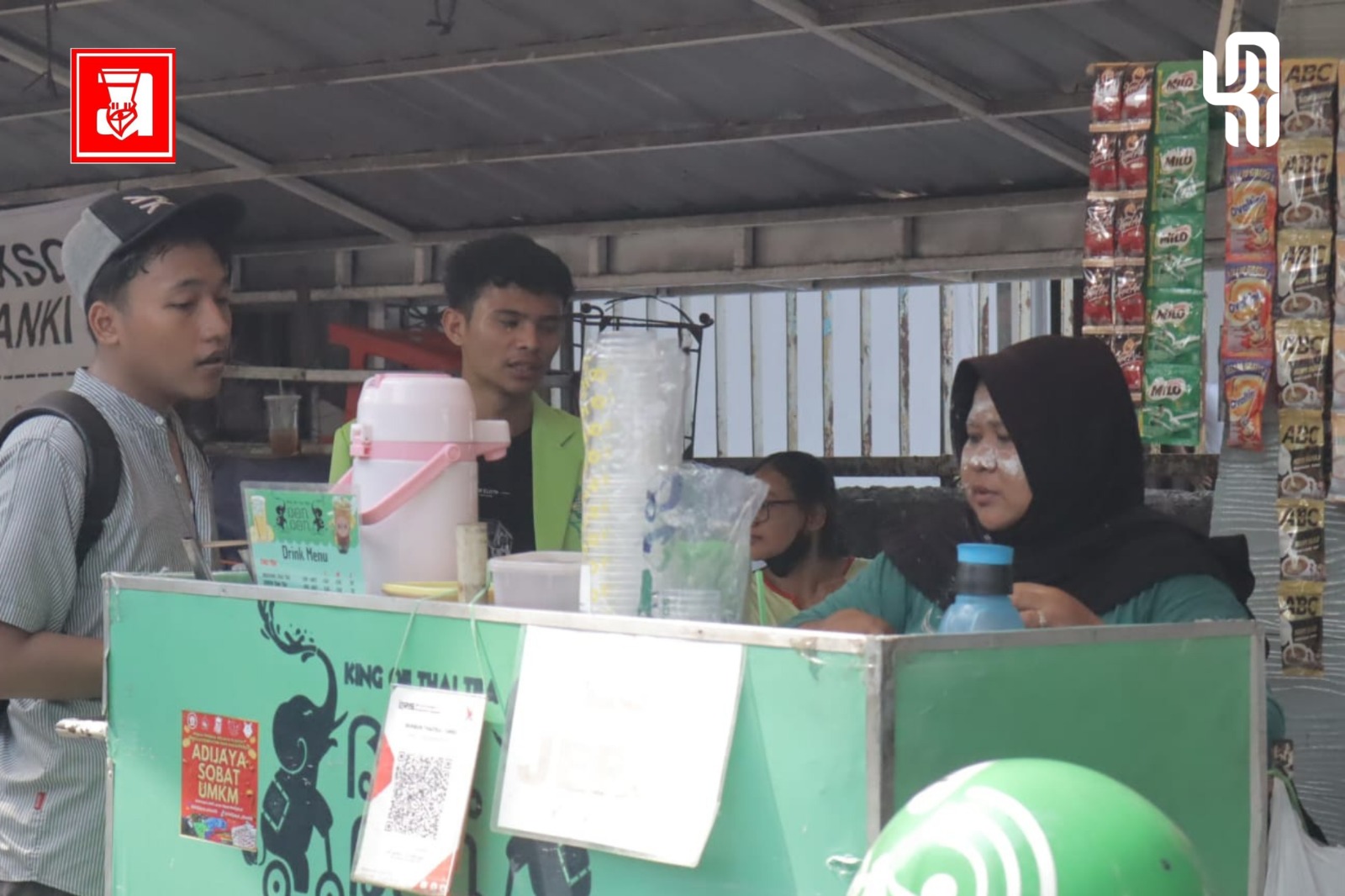 Gas air mata, Aksi Tolak RUU Pilkada, Pedagang aksi tolak RUU Pilkada, Dampak gas air mata, Aparat kepolisian
