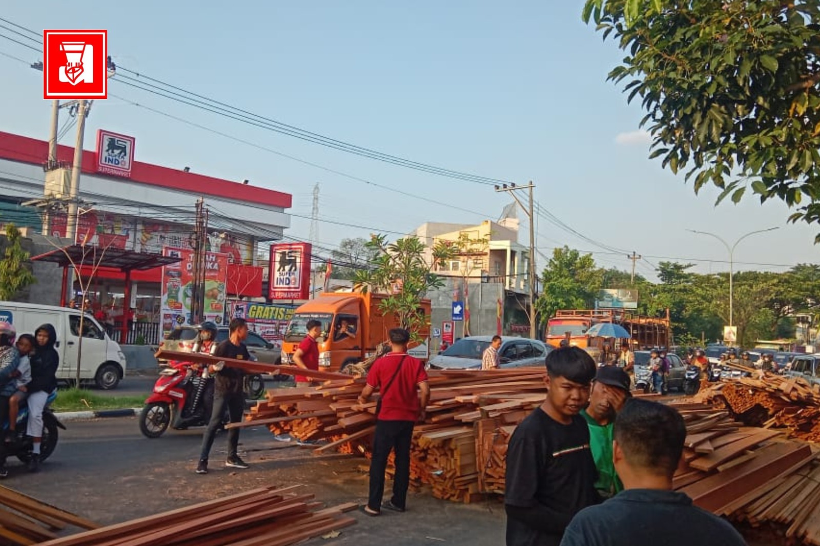 Kecelakaan, Kecelakaan lalu lintas, Kecelakaan Truk Ngaliyan, Kecelakaan Semarang, Truk Kecelakaan Semarang