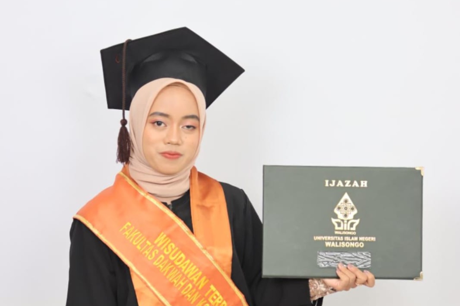 Wisudawan terbaik, Wisudawan terbaik FDK, Wisudawan UIN Walisongo, Mila Nur Fatikhah, UIN Walisongo, Virtual tour