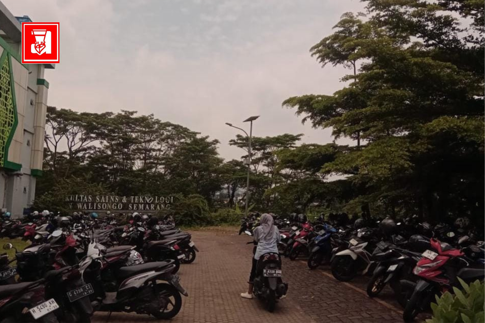 parkir liar, parkir liar uin walisongo, parkir uin walisongo, pelanggar parkir liar, kantong parkir