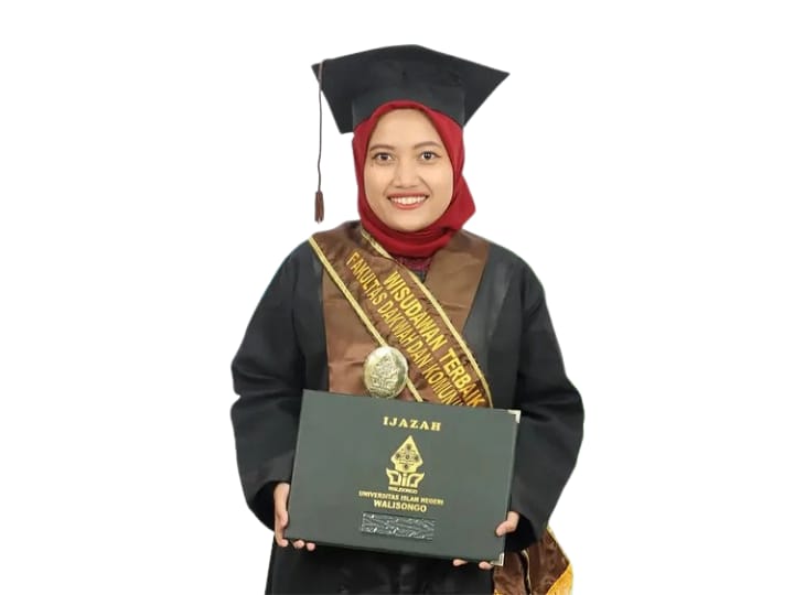 Wisudawan Terbaik FDK, Wisuda UIN Walisongo, Wisuda 2025, UIN Walisongo, Itak Khoirunnisak