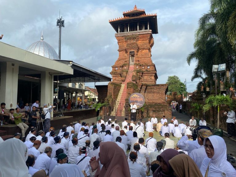 kudus, tradisi ramadhan kudus, tradisi dandangan, tradisi kota kudus, semarak penyambutan ramadhan