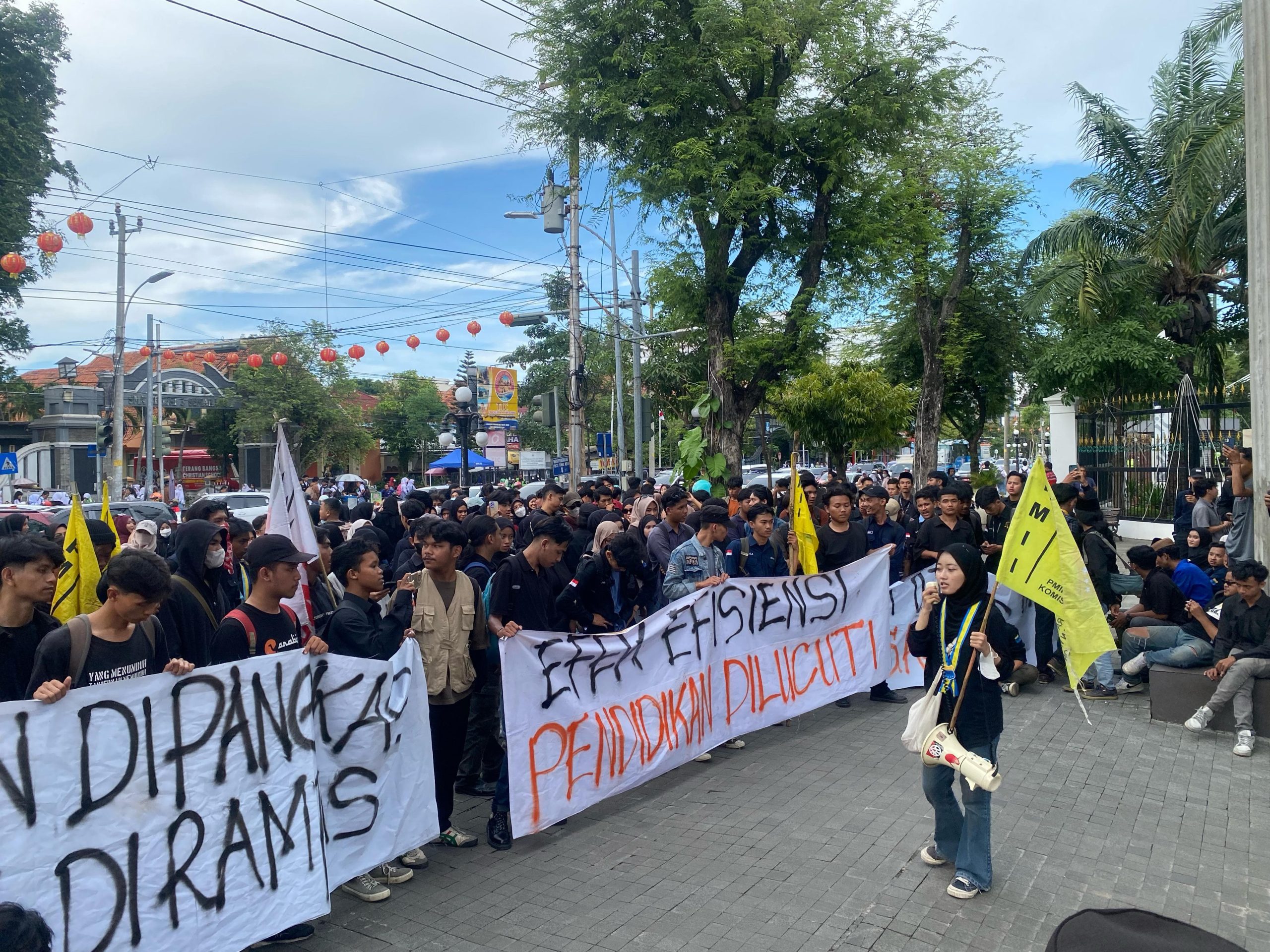 Semarang Menggugat, Demo Semarang Menggugat, Demo Pemerintahan Prabowo Gibran, Aliansi Mahasiswa Semarang, Aliansi BEM SERA