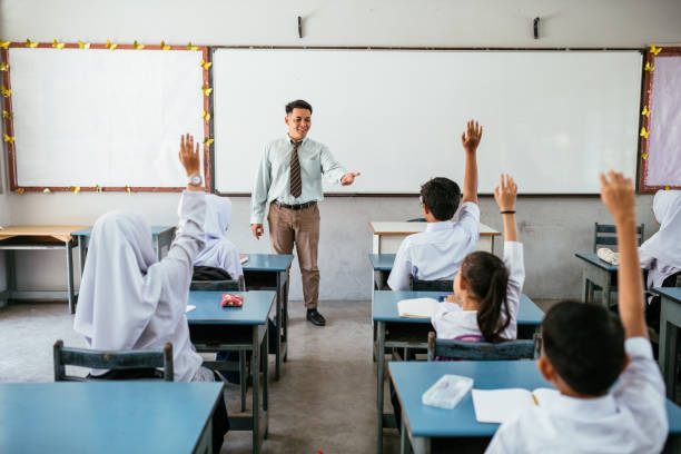 sekolah rakyat, program sekolah rakyat, kontroversi sekolah rakyat, sekolah rakyat 2025, kesenjangan pendidikan