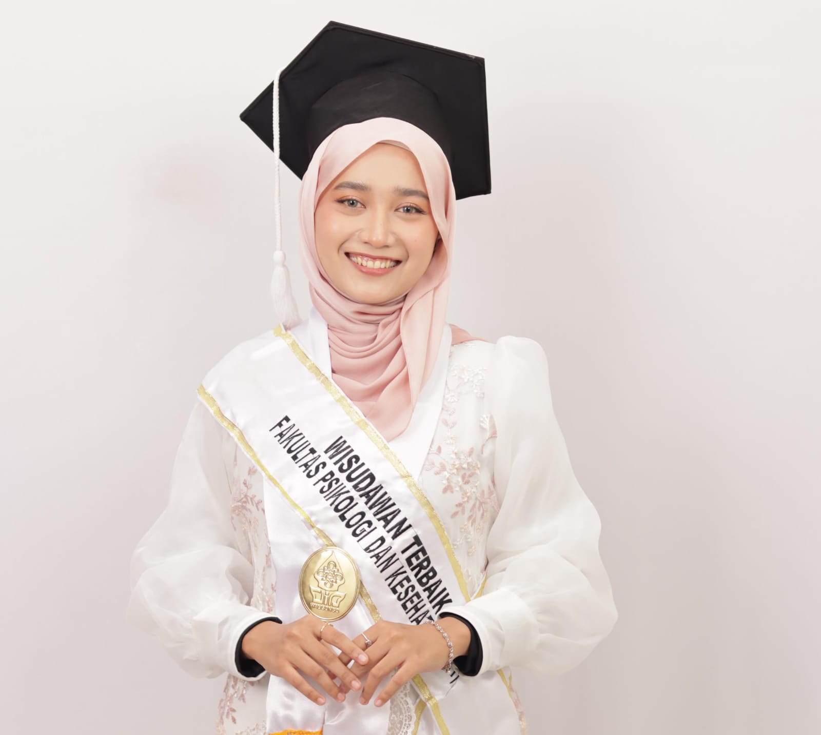 Wisudawan Terbaik FPK, Wisuda UIN Walisongo, Annisa Salsabila, FPK UIN Walisongo, Wisuda ke-97