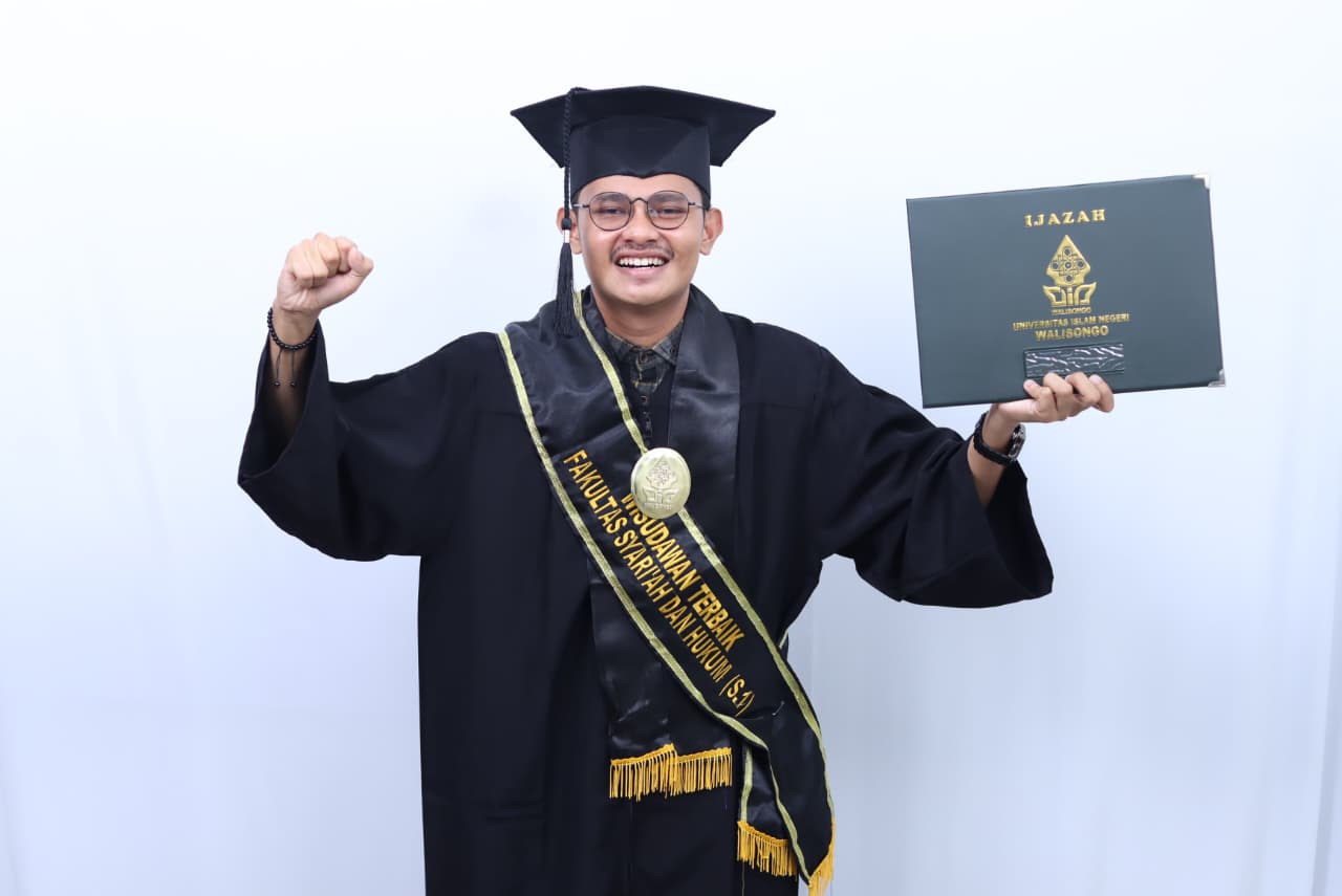 muhammad muhaimin thohri, wisudawan terbaik fsh, wisuda 2026, wisuda uin walisongo, uin walisongo