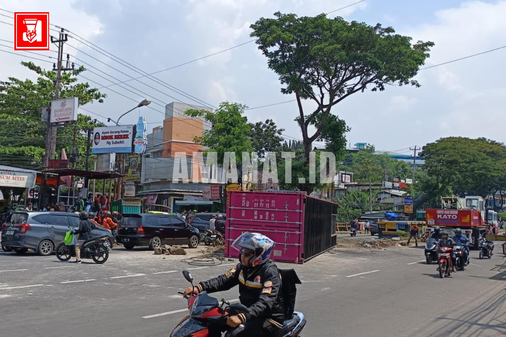 rem blong, truk kontainer, kecelakaan truk ngaliyan, kecelakaan semarang, kecelakaan lalu lintas